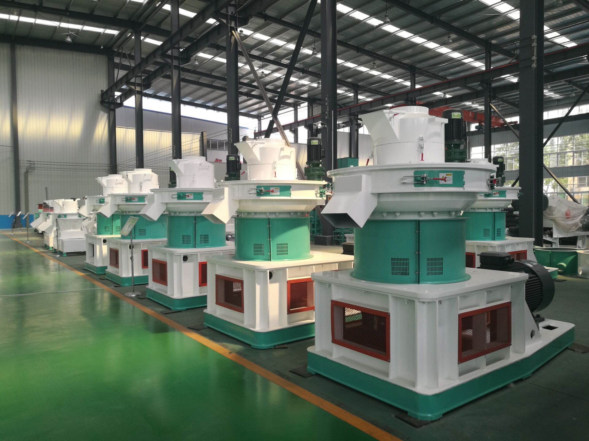 生物質(zhì)顆粒機設(shè)備 生物質(zhì)顆粒機設(shè)備