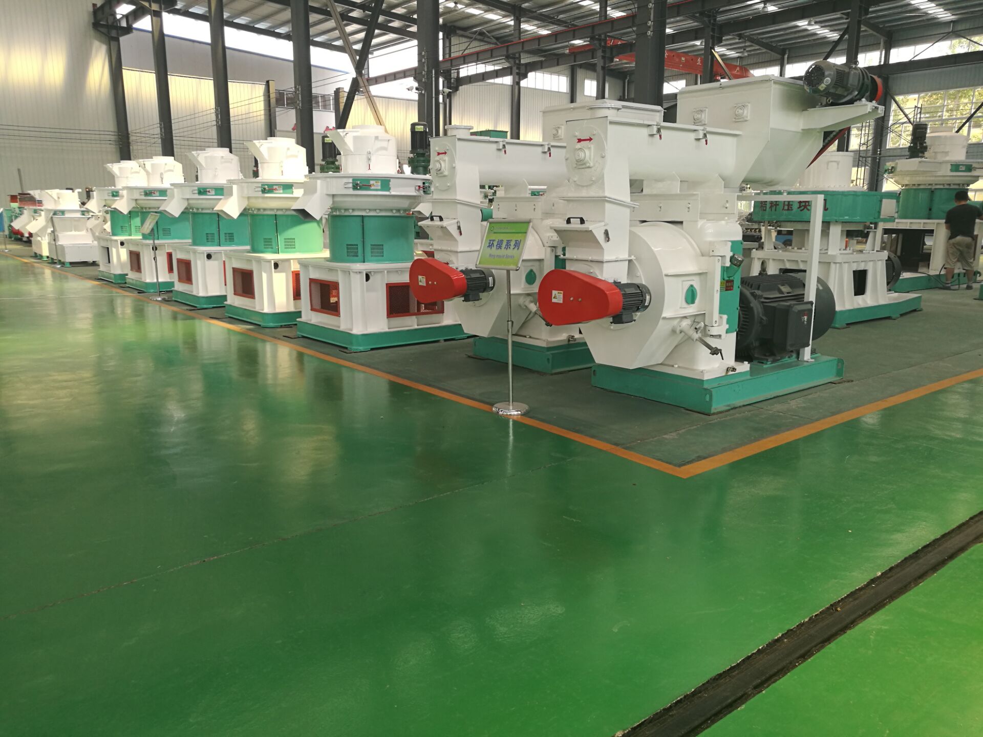 生物質(zhì)顆粒機設(shè)備 生物質(zhì)顆粒機設(shè)備