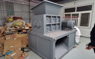 撕碎機撕碎硬紙殼，全程記錄！